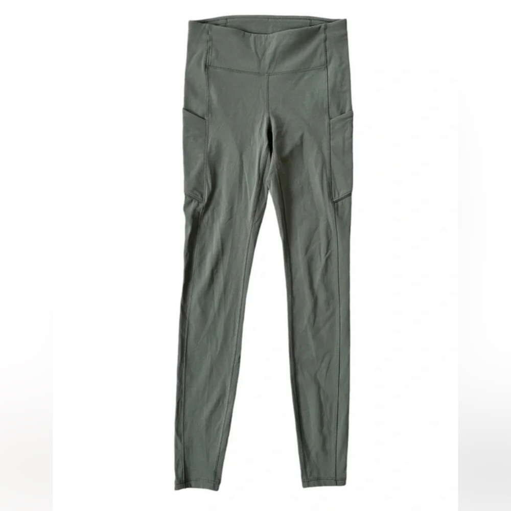 Lululemon Speed Up 7/8 Tight Grey Sage
Size 4